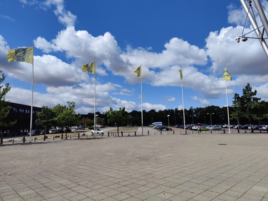Parkeringsplads foran Brøndby Stadion