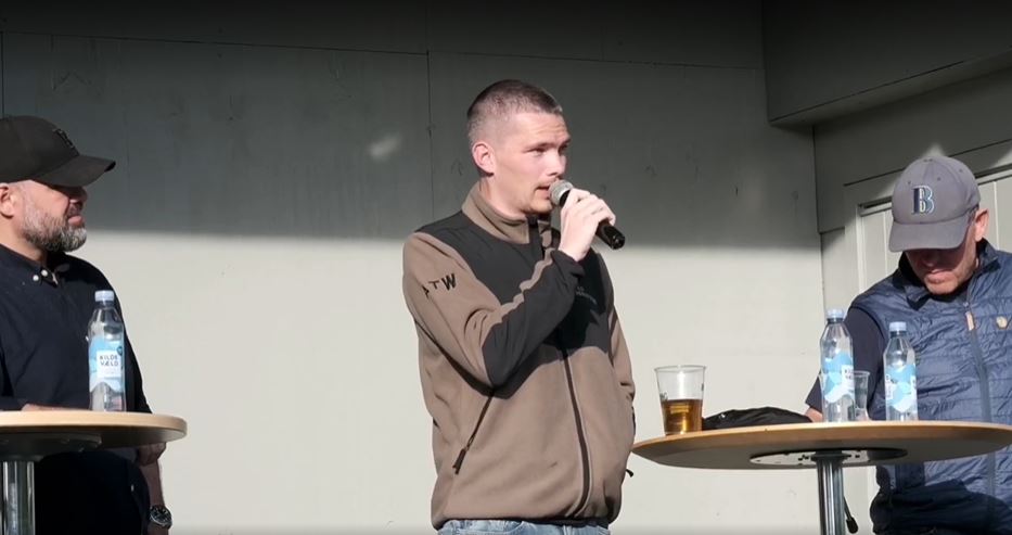 Brøndbys capo fra Alpha under et møde i Fanafdelingen