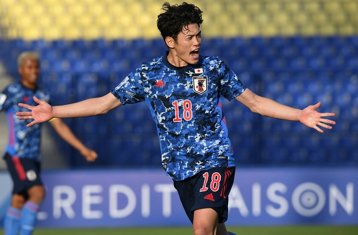 Billede af fodboldspilleren Yuito Suzuki fra Japan.