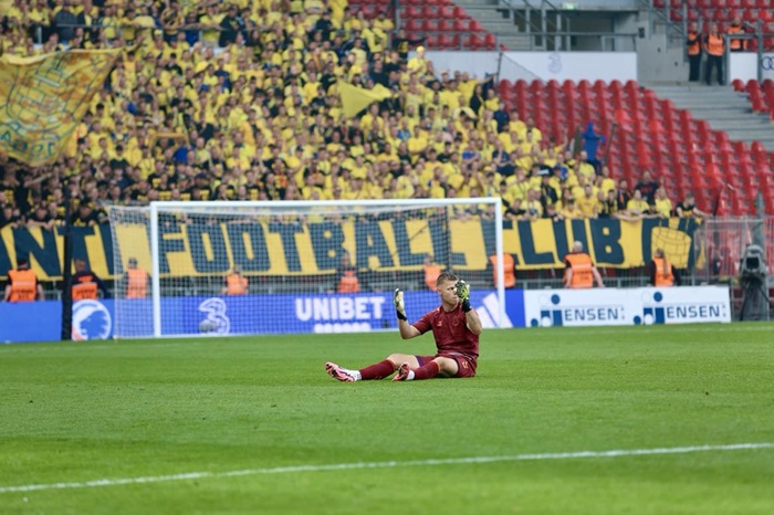 Brøndby-spilleren Patrick Pentz efter en kamp imod fck.