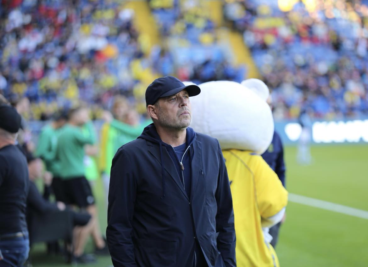 Carsten V. Jensen, Brøndbys sportsdirektør , før kampen mellem Brøndby og FC Midtjylland den 6. oktober 2024