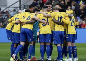 Nederlag i Aarhus og en slåbrok til Lars