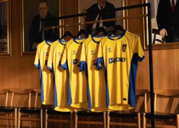 Anmeldelse: Her er dommen over den nye trøje