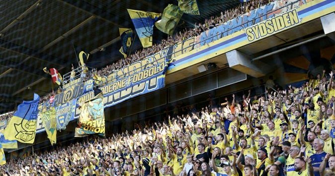 Sydsiden under Brøndby - HB Torshavn