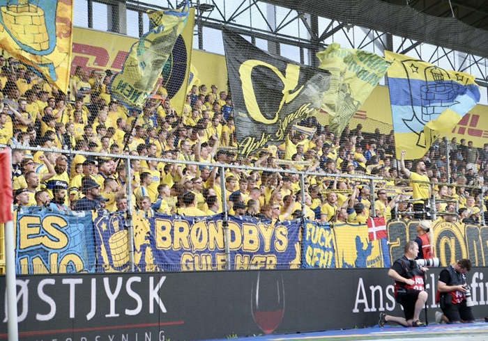 Brøndby fans i Farum