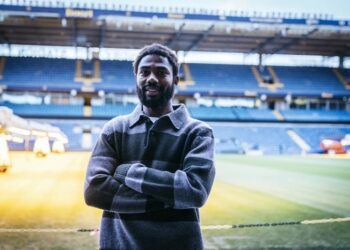 Eksperter om Emmanuel Dennis: “Han skal bruge selvtillid og kærlighed”