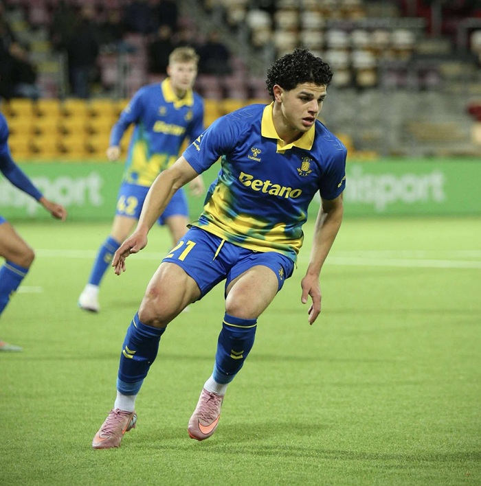 Marcus Younis i kamp for Brøndby